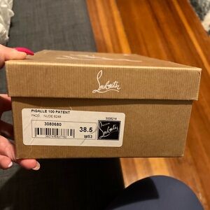 Nude patent leather Louboutin pigalle pumps